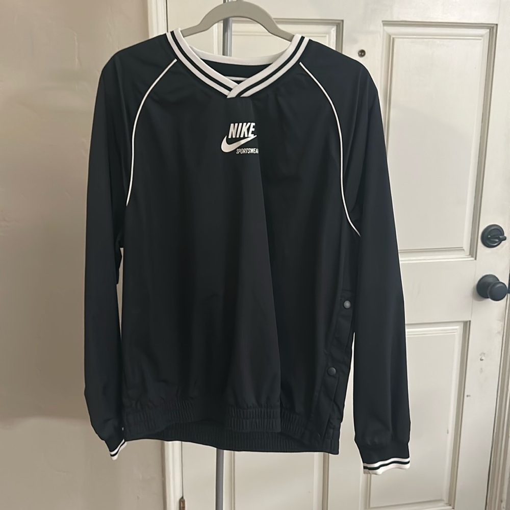 Nike Sweatshirt. SAMPLE!!! Never released to public. Rare.

US Men’s size Medium